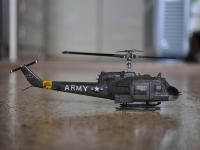 UH-1B　　イロコイス　ヘリコプター　　1：72